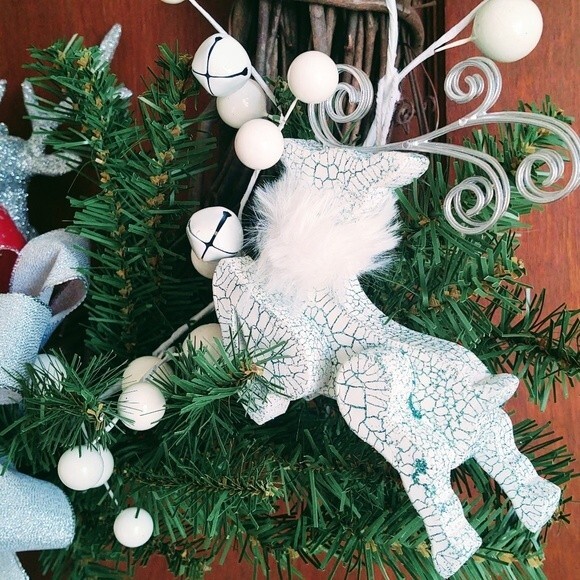 Hand Crafted Grapevine Christmas Wreath, Glitter Deer, Ribbon, Ornaments 18" - Picture 5 of 11